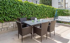 Garden Apartment Dina With Free Parking